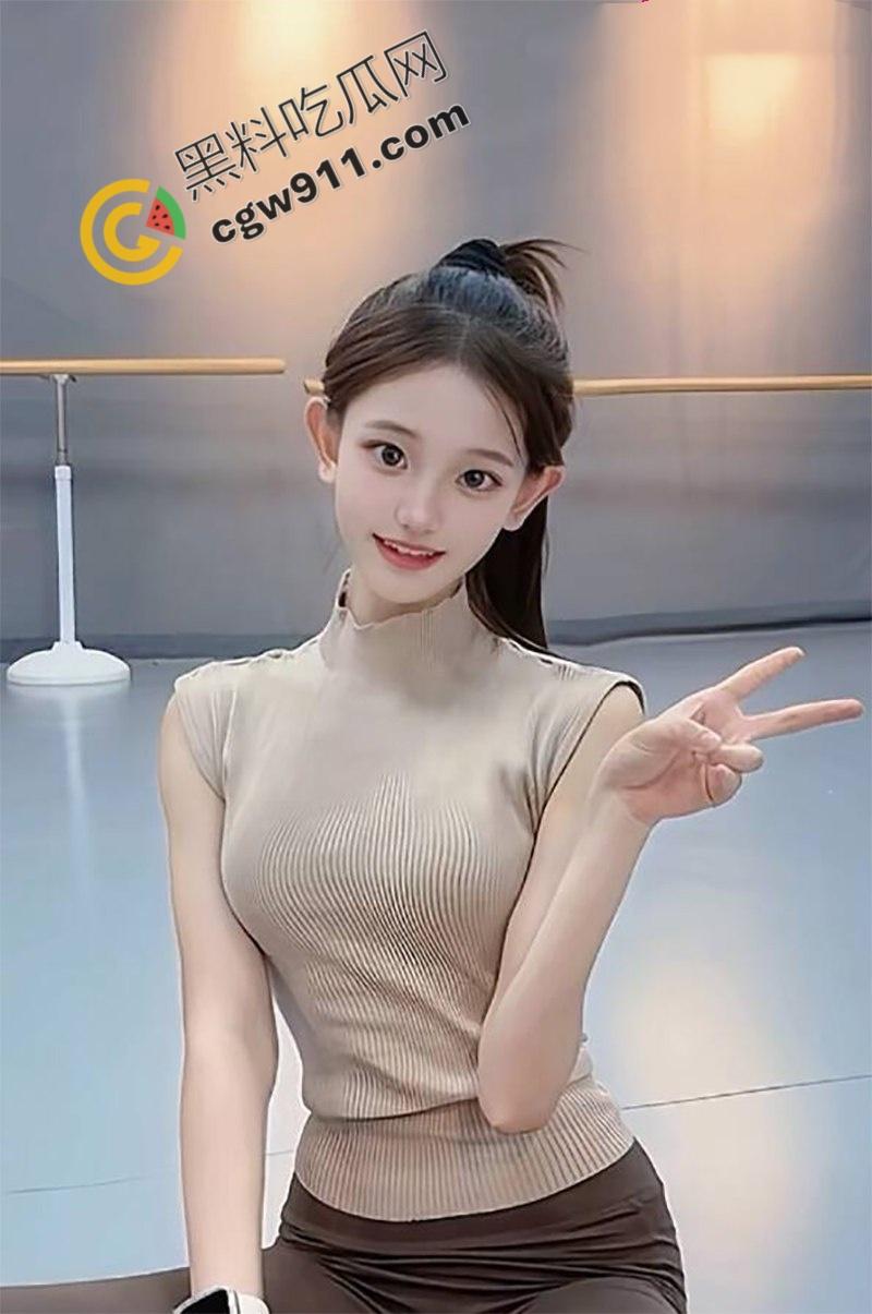 北京五中舞蹈生【黄雨非】从女友变炮友！聊天记录约炮视频曝光，跪舔爆操，野性发嗲任君探索-1