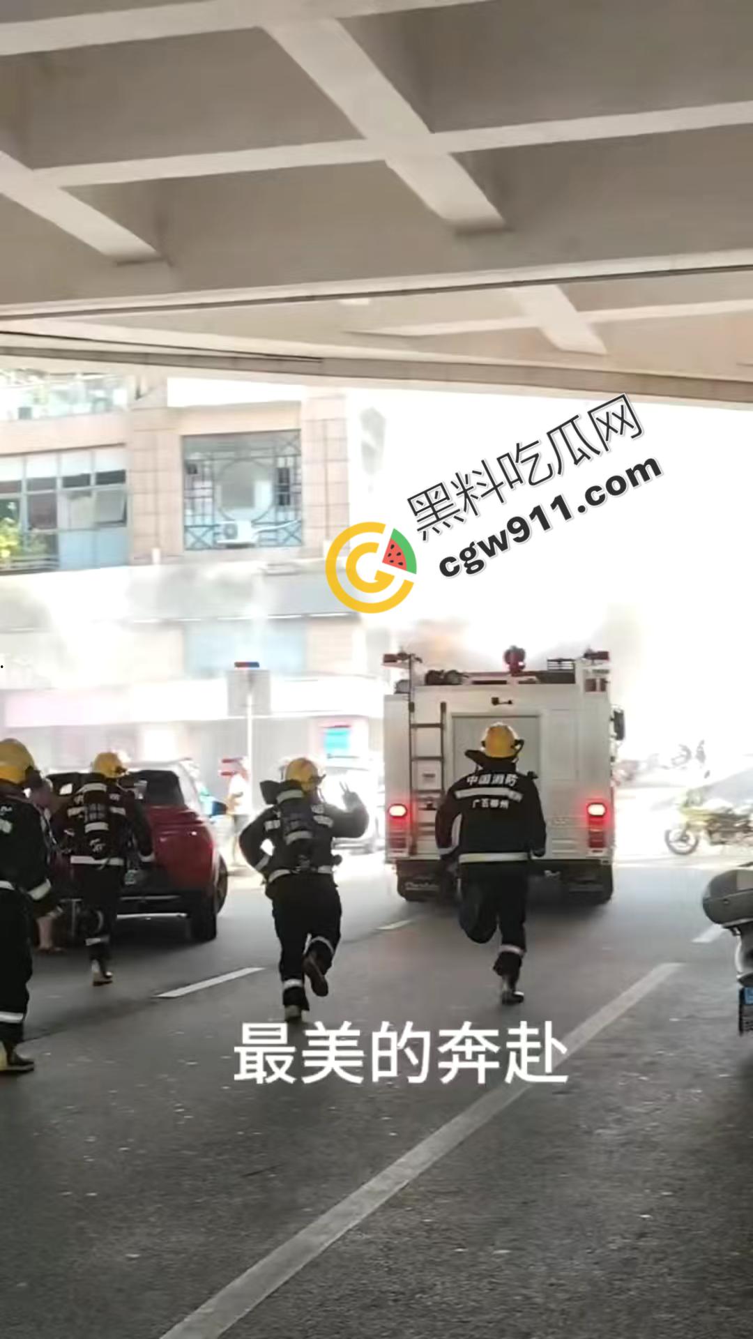 柳州曙光中路门面熊熊烈火爆炸，疯狂火舌肆虐，惊心动魄！消防救援迅速，国庆安全隐患值得深思-5